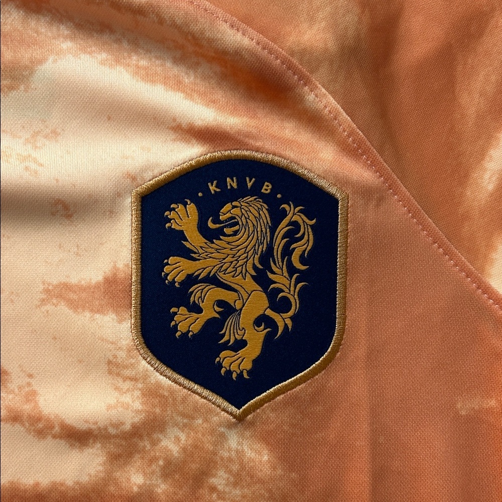 Nike Gold Netherlands Football Jersey with Lion Crest (3) - Picture 3 of 5